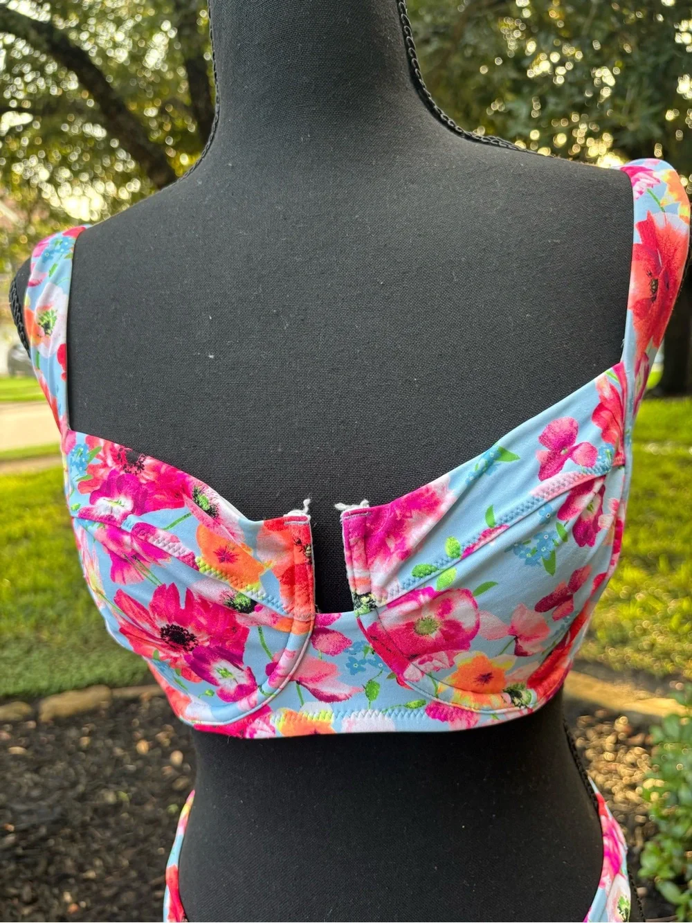Victoria's Secret Blue Floral Underwire Bikini Set - Picture 2 of 14